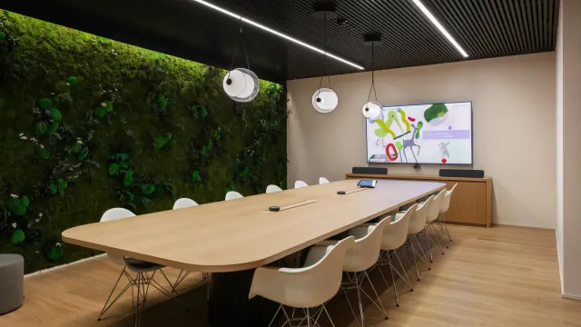 ห้องประชุมในสำนักงานของ Bending Spoons ที่เมืองมิลาน อิตาลี จากชุดภาพสื่อของบริษัท