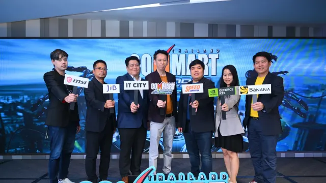 ผู้บริหารเออาร์ไอพีและตัวแทนแบรนด์พันธมิตรในงานแถลงข่าว COMMART AIFORCE 2026 ถือป้ายชื่อ MSI, J.I.B, IT City, SPEED Computer, NVIDIA GeForce RTX และ Banana