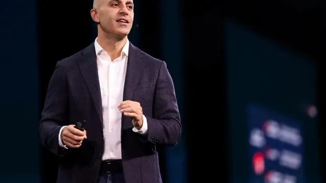 Ali Ghodsi ซีอีโอและผู้ร่วมก่อตั้ง Databricks บริษัทที่ระดมทุนรอบใหญ่ที่สุดของไตรมาส 3/2026 กล่าวบนเวที Data + AI Summit 2026