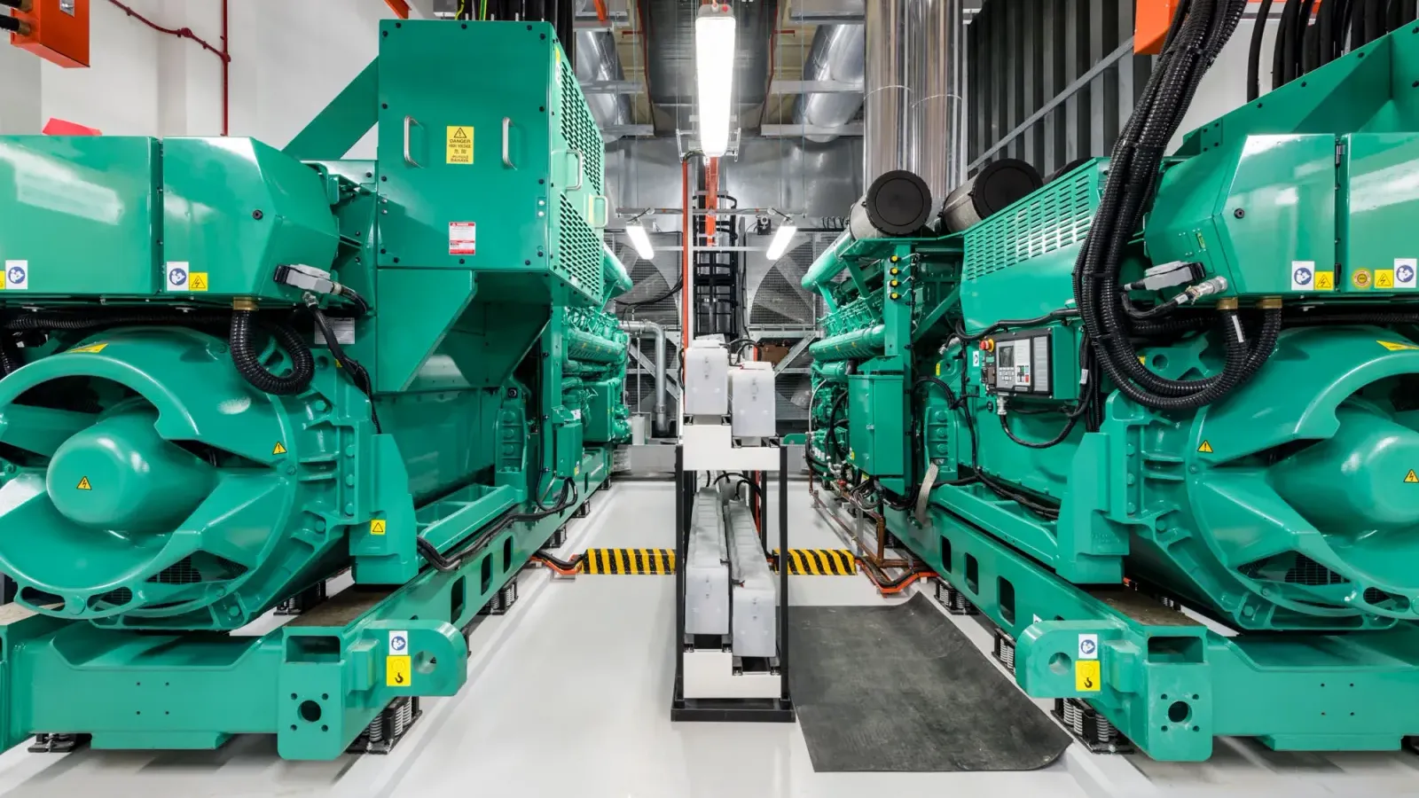 เครื่องปั่นไฟสำรองสีเขียวในศูนย์ข้อมูลของ Google ที่สิงคโปร์ ภาพประกอบเรื่องราคา DR Site บนคลาวด์