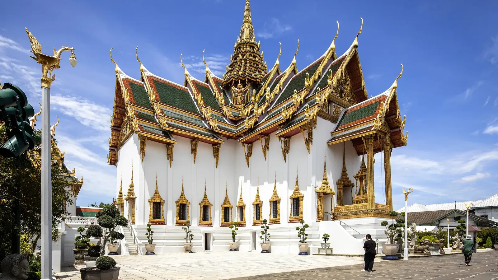 พระที่นั่งดุสิตมหาปราสาท ใน พระบรมมหาราชวัง ภาพถ่ายเมื่อ พ.ศ. 2566