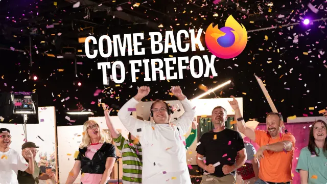 ภาพแคมเปญ Come back to Firefox ของ Mozilla ผู้คนยกมือฉลองท่ามกลางกระดาษโปรย