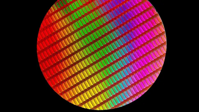 แผ่นเวเฟอร์ซิลิคอนของหน่วยประมวลผล Intel Core เจเนอเรชัน 4 ภาพเผยแพร่โดย Intel