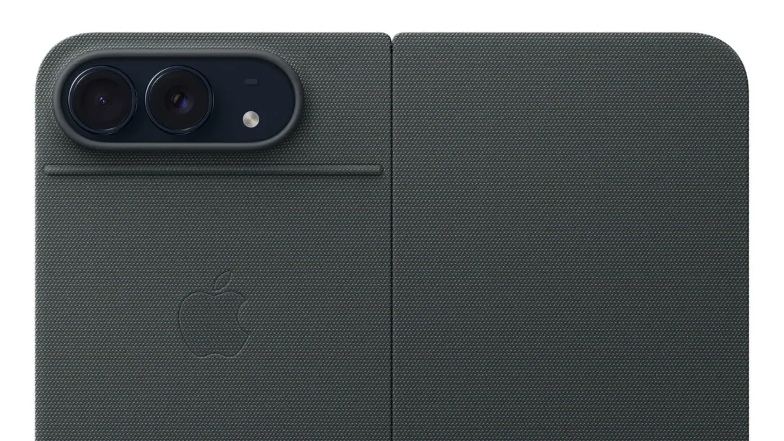 iPhone Duo Folio พร้อมขาตั้งสีนาวีบลูประกบด้านหลังเครื่องขณะกางจอ หนึ่งในเคส iPhone Duo ที่ Apple ไทยขาย 4,490 บาท