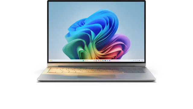 แล็ปท็อปแสดงหน้าจอ Windows 11