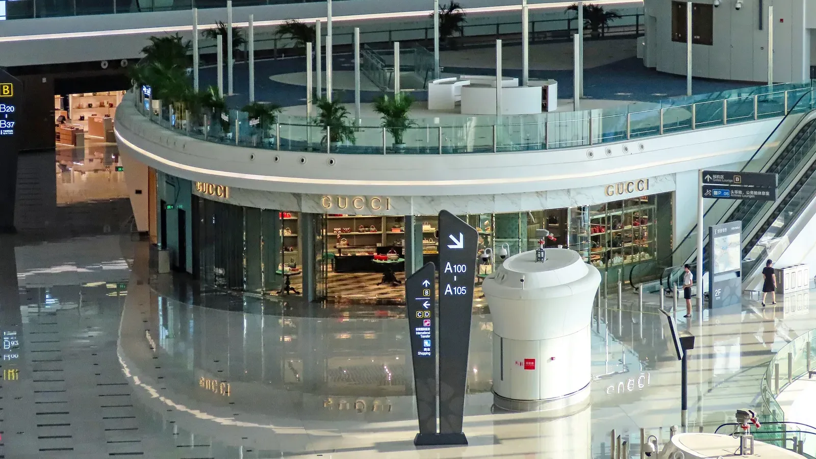 ร้าน Gucci ชั้น 2 ท่าอากาศยานนานาชาติปักกิ่งต้าซิง (PKX) ประเทศจีน ภาพปี 2019 จีนแผ่นดินใหญ่เป็นแรงกดดันหลักของ Kering ไตรมาส 3 ปี 2026