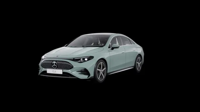 Mercedes-Benz CLA 250+ electric สีเขียวอมเทา มุมด้านหน้าเฉียง ภาพจากหน้ารุ่นของ Mercedes-Benz ประเทศไทย