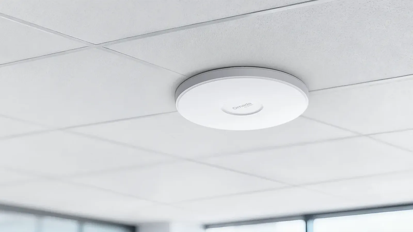 Access Point บนฝ้าเพดานสำนักงาน ตัวอย่าง Wi-Fi 7 สำหรับออฟฟิศ