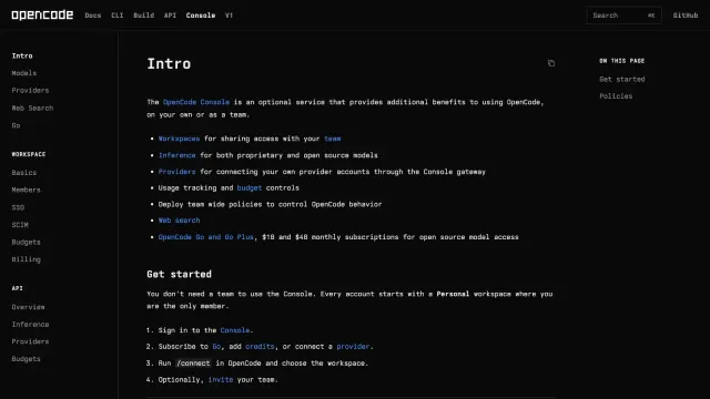 หน้าเอกสาร Intro ของ OpenCode Console อธิบายว่าเป็นบริการเสริม มี Workspaces, Inference, Providers สำหรับผูกบัญชีผู้ให้บริการผ่าน Console gateway และระบบติดตามงบประมาณ