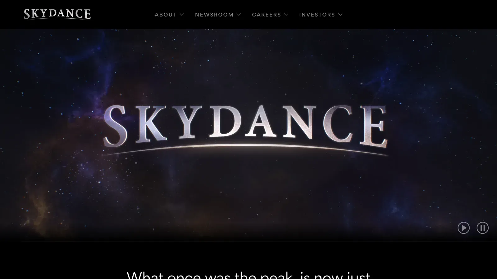 หน้าแรกเว็บไซต์ Skydance แสดงโลโก้ของบริษัทใหม่ที่เกิดจาก Paramount ซื้อ Warner Bros. Discovery