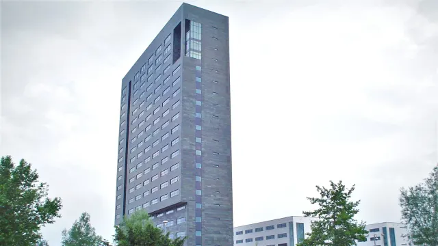 อาคารสำนักงานใหญ่ของ ASML ที่เมือง Veldhoven ประเทศเนเธอร์แลนด์ บริษัทผู้ผลิตเครื่องพิมพ์ลายวงจรชิปที่ประกาศผลประกอบการไตรมาส 3/2026 เมื่อ 14 ตุลาคม 2026 (ภาพถ่ายปี 2008)