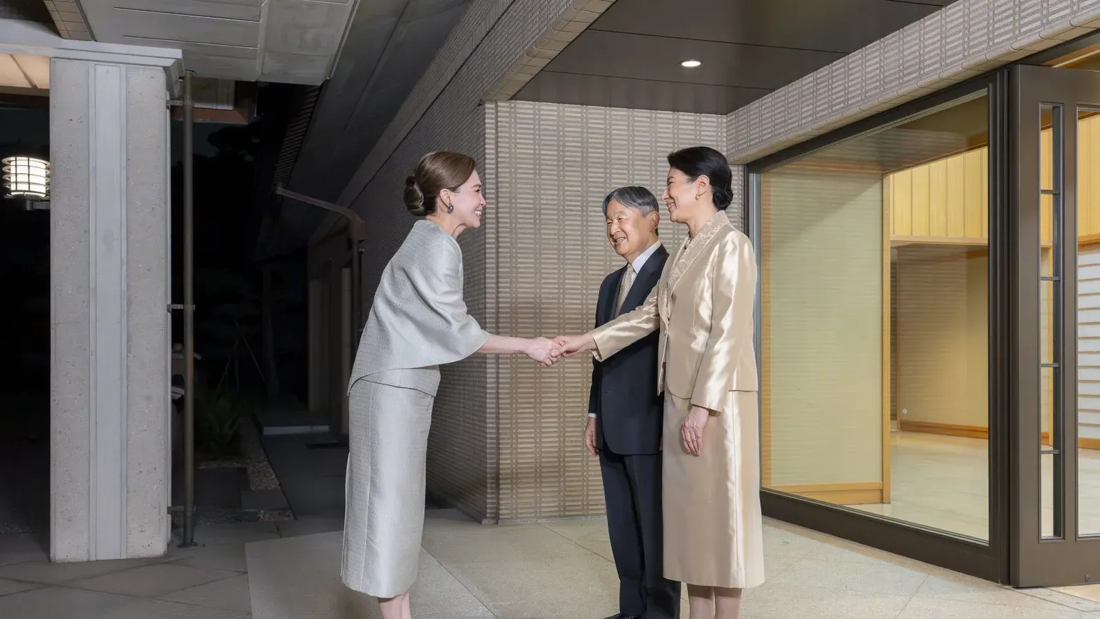 ภาพจากหน่วยราชการในพระองค์ ณ พระราชวังอิมพีเรียล (The Imperial Residence) กรุงโตเกียว วันที่ 20 ตุลาคม 2569 เพื่อเข้าเฝ้าสมเด็จพระจักรพรรดินารุฮิโตะ และสมเด็จพระจักรพรรดินีมาซาโกะแห่งญี่ปุ่น