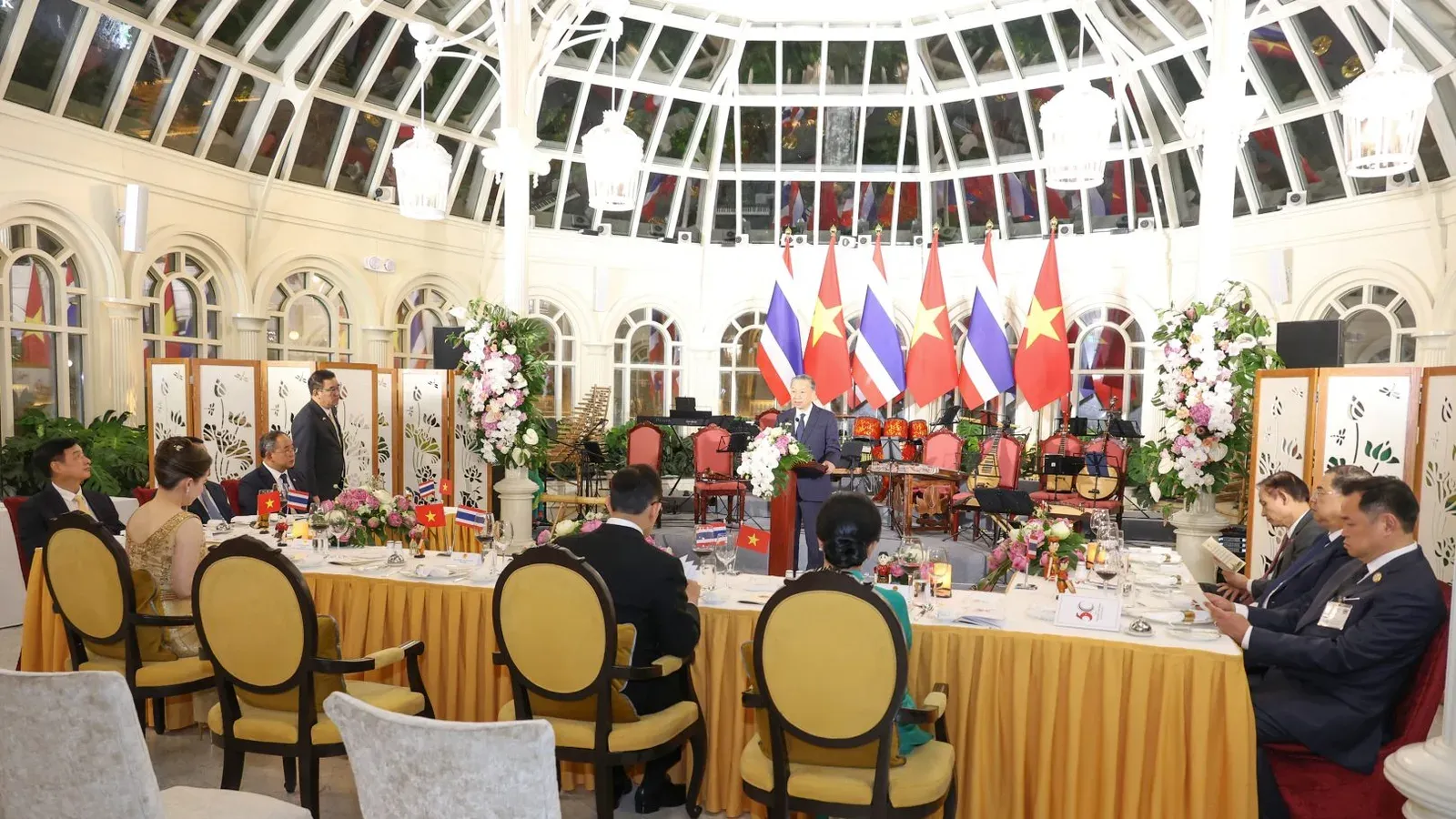 งานถวายพระกระยาหารค่ำอย่างเป็นทางการ ณ พระราชวังทงคิน กรุงฮานอย วันที่ 15 กันยายน 2569
