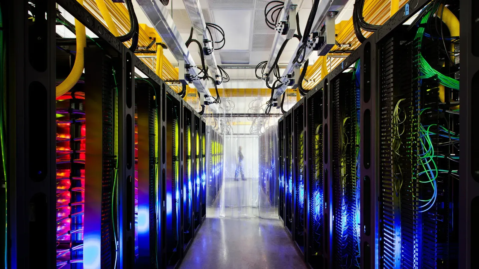 ห้องเครือข่ายในศูนย์ข้อมูล Council Bluffs ของ Google ภาพประกอบเรื่องราคา Serverless Container
