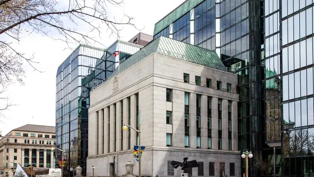 อาคารสำนักงานใหญ่ Bank of Canada ในกรุงออตตาวา ผู้กำกับผู้ออกสเตเบิลคอยน์ตามร่างกฎใต้ Stablecoin Act แคนาดา