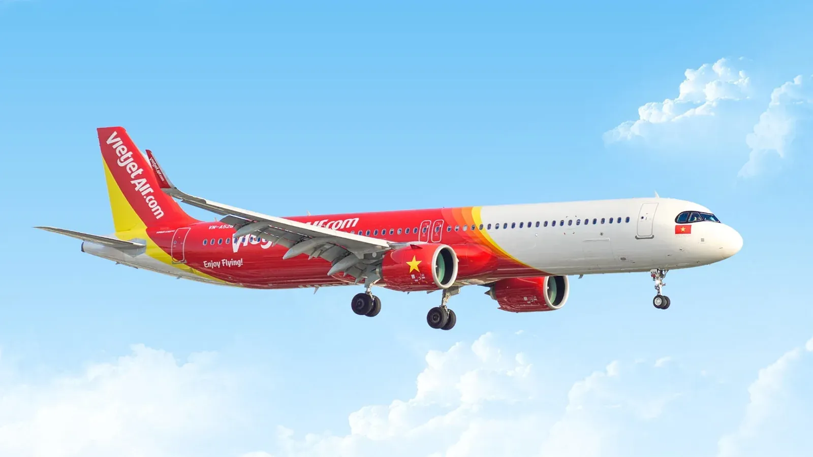 เครื่องบิน Airbus ลำตัวแคบของ Vietjet ขณะบิน ภาพประกอบประกาศของ RTX เรื่องสัญญา Vietjet FlightSense กับ Collins Aerospace