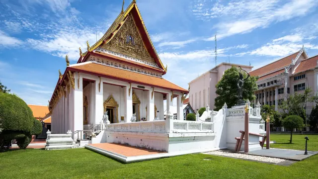 พระที่นั่งพุทไธสวรรย์ ในวังหน้า หรือ พระราชวังบวรสถานมงคล ภาพถ่ายเมื่อ พ.ศ. 2566
