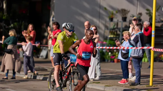 Sabastian Sawe ผู้เข้าชิง Moment of the Year 2026 ระหว่างวิ่ง Berlin-Marathon 21 กันยายน 2025