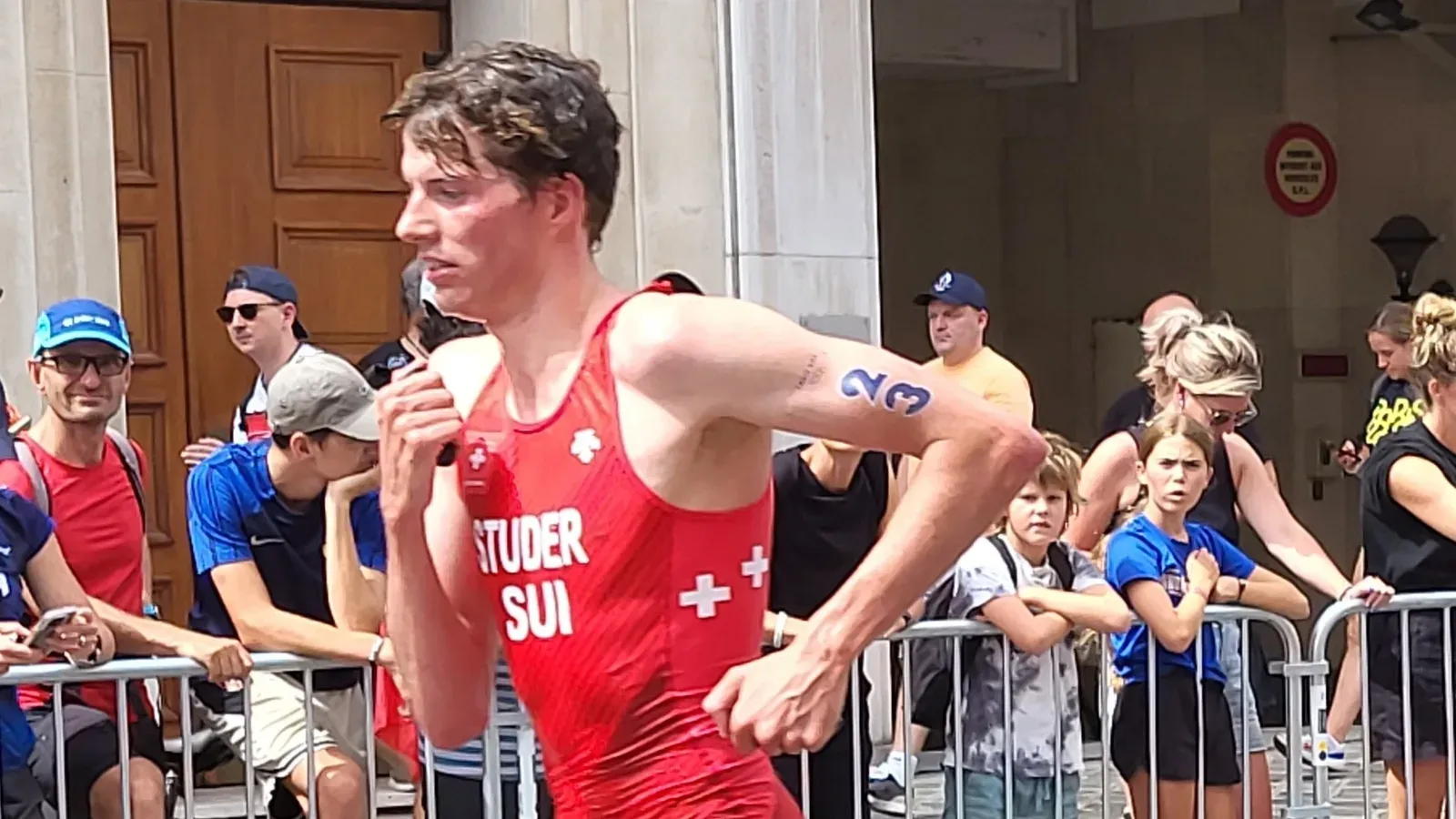 Max Studer ตัวเต็ง World Triathlon Cup Tongyeong 2026 ในชุดไตรกีฬาทีมชาติสวิตเซอร์แลนด์ที่โอลิมปิกปารีส 2024