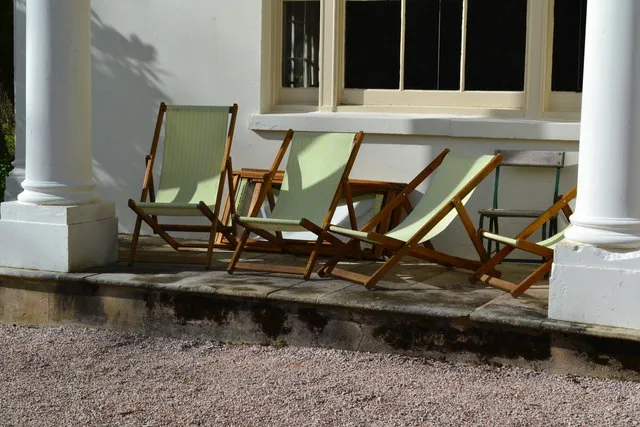 เก้าอี้ผ้าใบหน้า Greenway House ภาพถ่ายเมื่อ 28 มีนาคม 2016