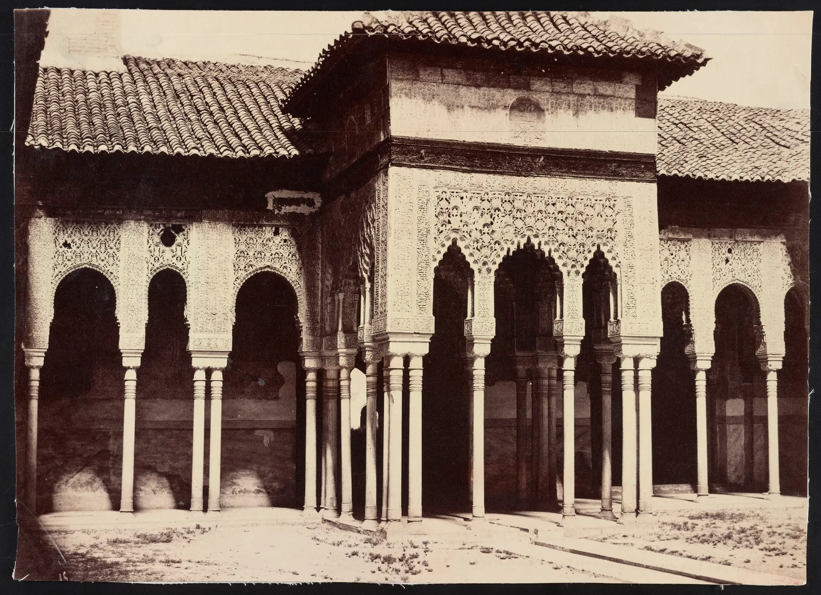 ศาลาปลายลานสิงโต ภาพถ่ายปี 1855 ในคอลเลกชันหอสมุดรัฐสภาสหรัฐฯ