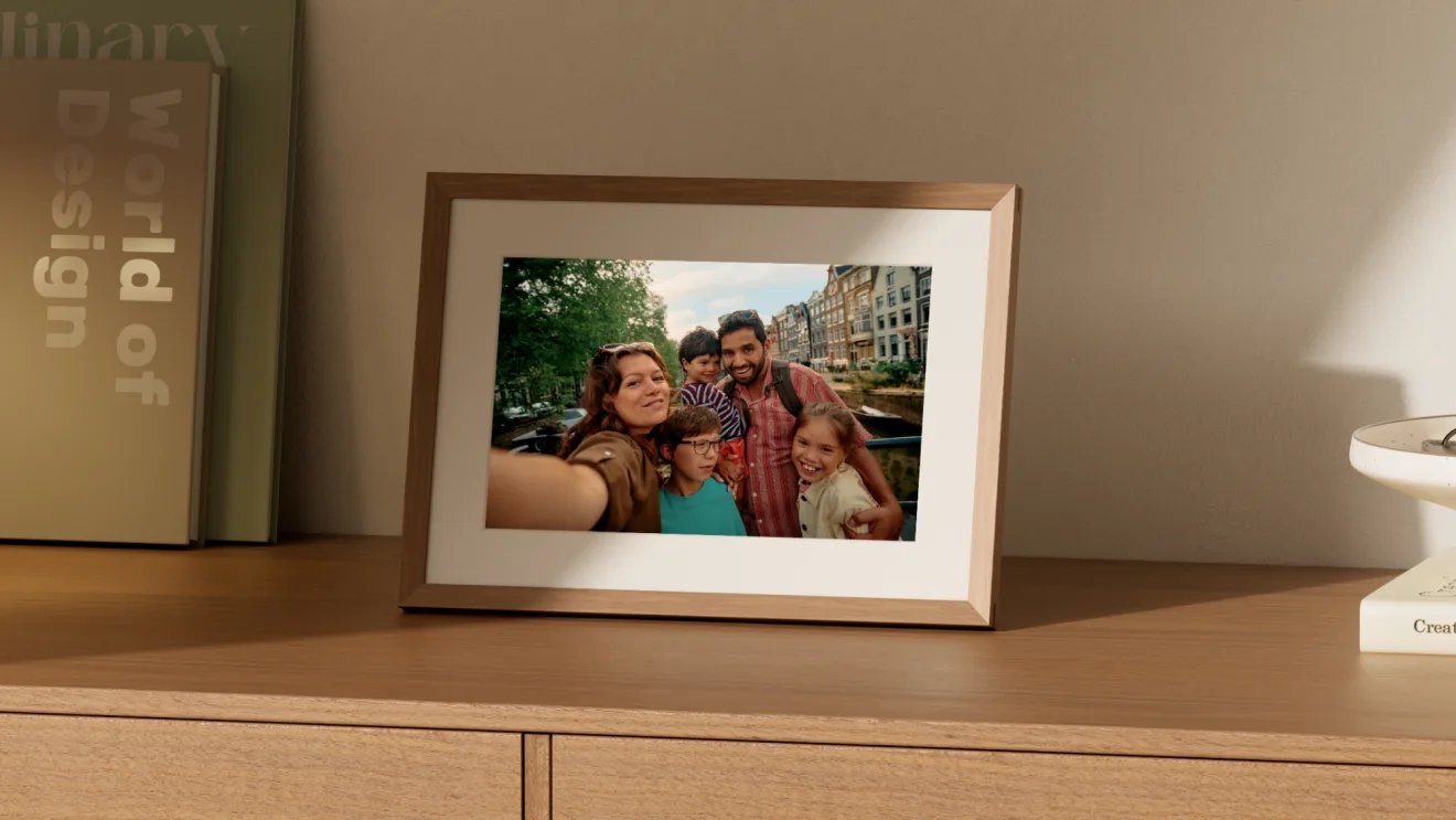 Alexa Photo Frame กรอบไม้ แสดงภาพครอบครัวในกรอบรูปจอสัมผัส 10 นิ้ว