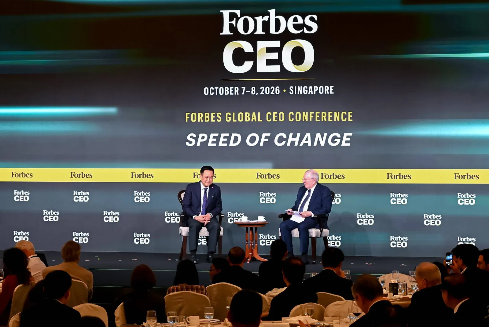 นายกฯ อนุทินร่วมเสวนาแบบตัวต่อตัวกับ Steve Forbes บนเวที Forbes Global CEO Conference 2026 หัวข้อ Speed of Change ที่สิงคโปร์