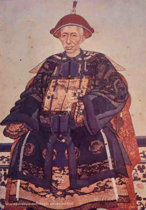 ภาพเขียนรัชกาลที่ 4 ในเครื่องแต่งกายขุนนางจีน ซึ่ง Wikimedia Commons ระบุว่าจัดแสดงที่ พระที่นั่งเวหาศจำรูญ