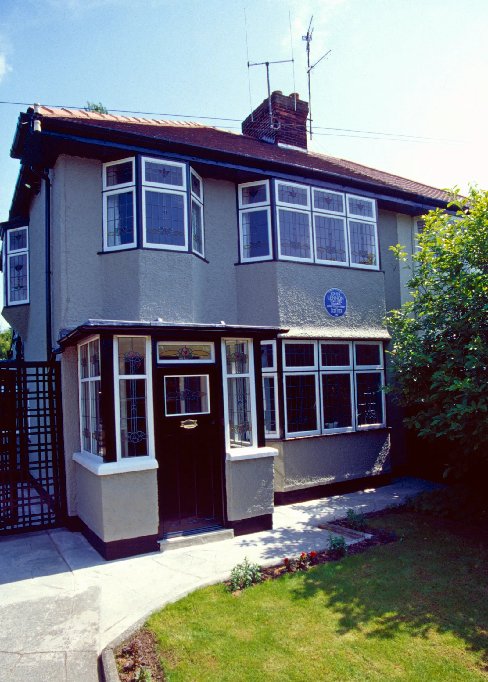 ด้านหน้า Mendips ภาพถ่ายเดือนมิถุนายน 2003