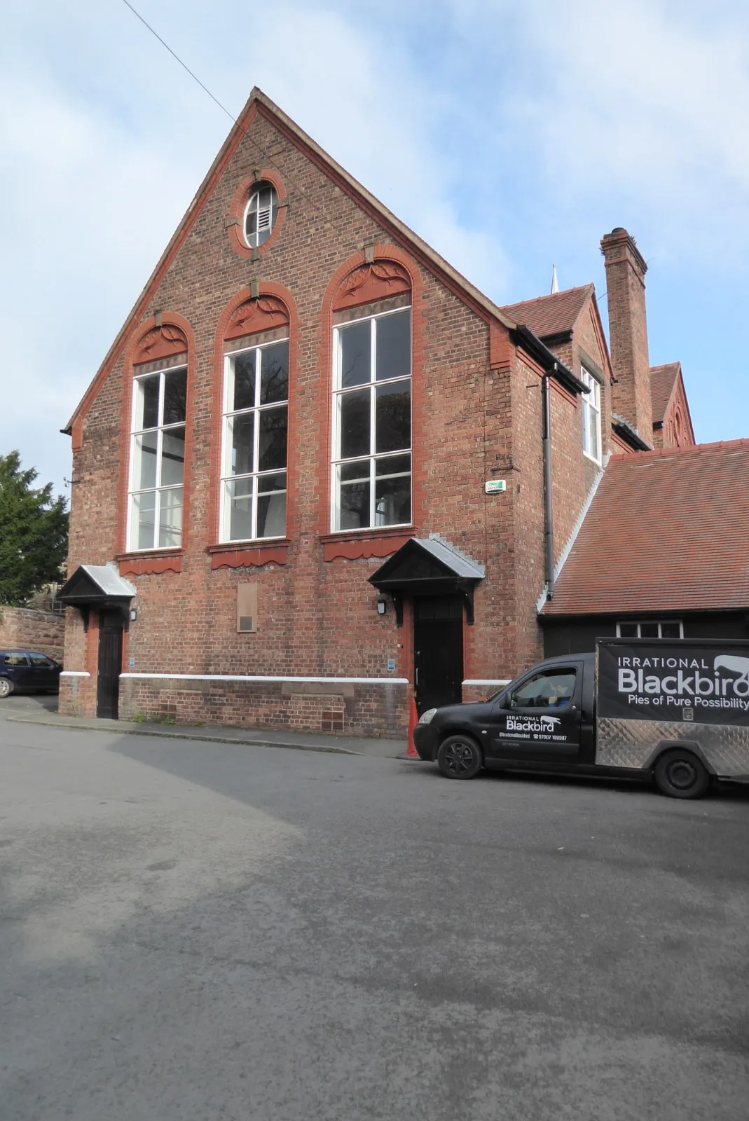 หอประชุมของโบสถ์ St Peter ย่าน Woolton ภาพถ่ายเมื่อ 7 พฤศจิกายน 2025