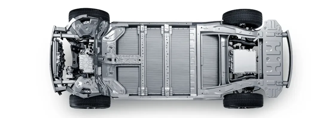 แชสซี e-Platform 3.0 ของ BYD มองจากด้านบน เห็นแบตเตอรี่เต็มพื้นรถและชุดช่วงล่างหน้าหลัง