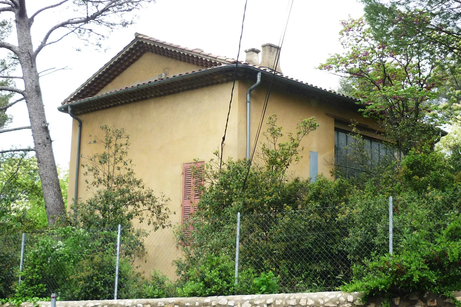 อาคาร Atelier des Lauves สตูดิโอสุดท้ายของ Paul Cézanne บนเนิน Les Lauves ภาพถ่ายปี 2013