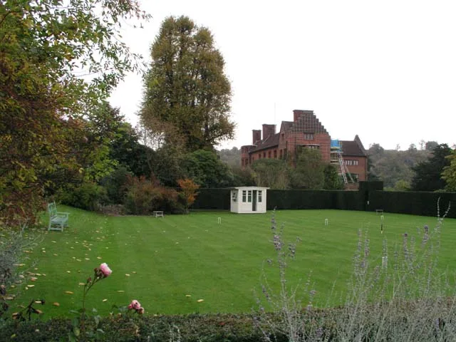 สนามโครเกต์ของบ้าน Chartwell ภาพถ่ายเมื่อ 28 ตุลาคม 2006
