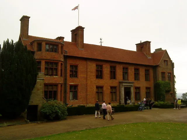 ด้านตะวันตกของบ้าน Chartwell ภาพถ่ายเมื่อ 21 สิงหาคม 2010