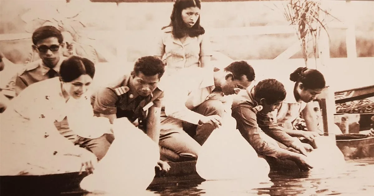 ภาพถ่ายเก่า ที่บ่อปลาใน โครงการส่วนพระองค์ สวนจิตรลดา