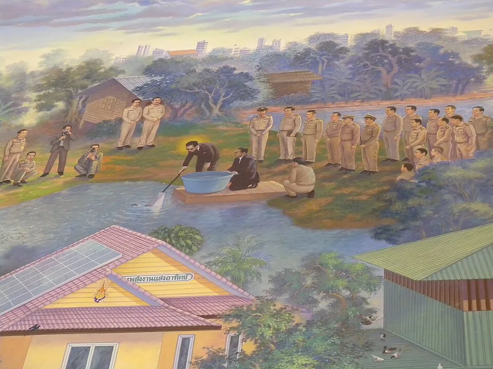 จิตรกรรมฝาผนัง พ.ศ. 2560 เล่าเรื่องการขยายพันธุ์ปลานิลในสวนจิตรลดา