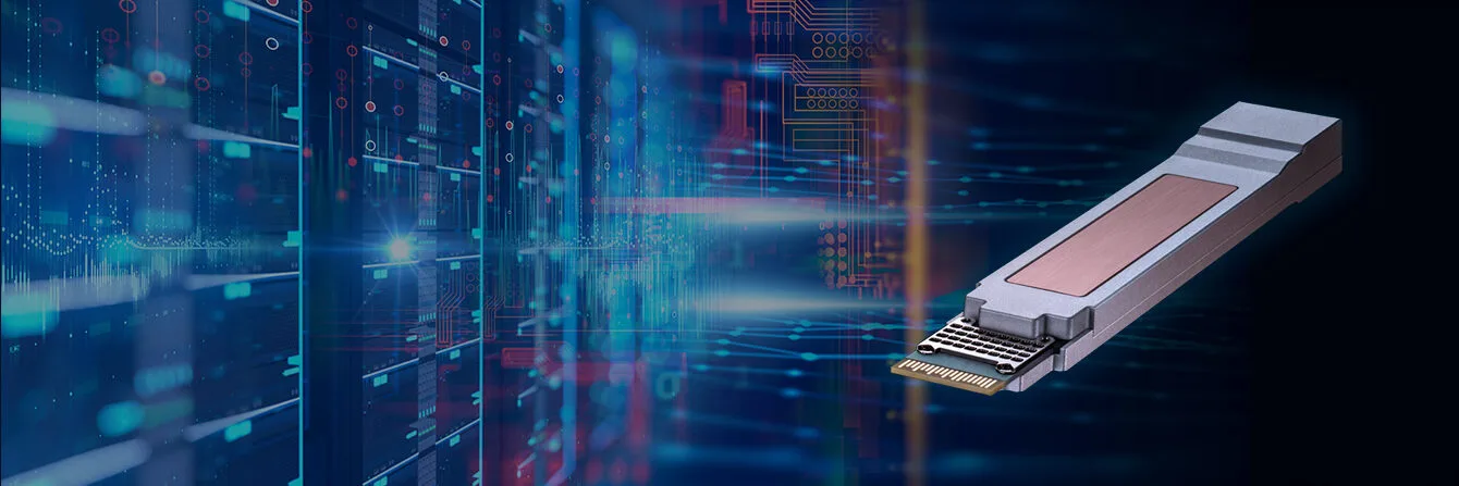 ภาพประกอบจากบล็อกของ Cisco แสดงโมดูล USFP วางอยู่หน้าภาพแร็กดาต้าเซ็นเตอร์