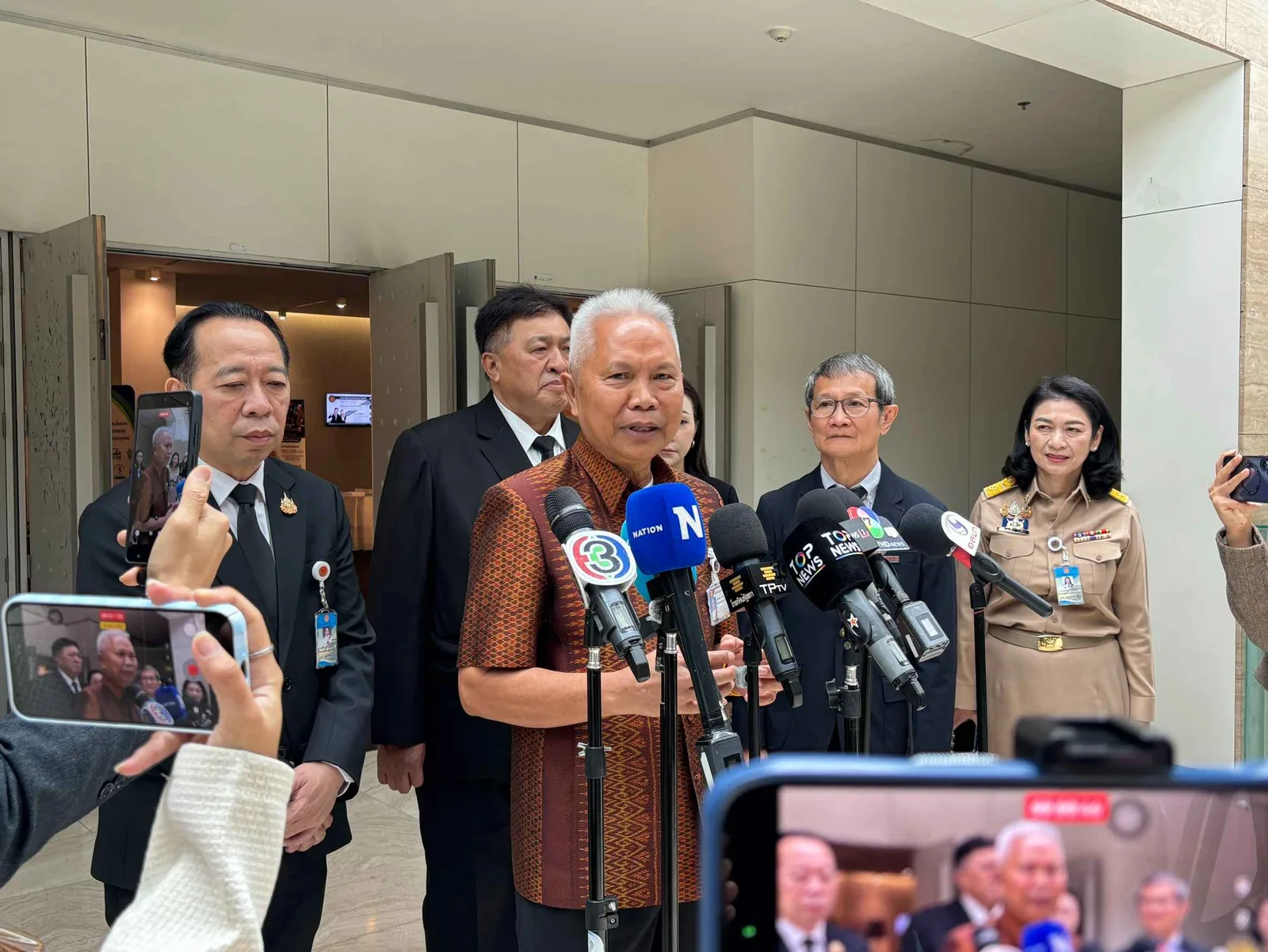 นายโสภณ ซารัมย์ ประธานรัฐสภา ให้สัมภาษณ์ที่รัฐสภา 6 ตุลาคม 2569 กรณีคำร้องตามรัฐธรรมนูญมาตรา 236 และความเสี่ยงต่อข้อกล่าวหาตามมาตรา 157