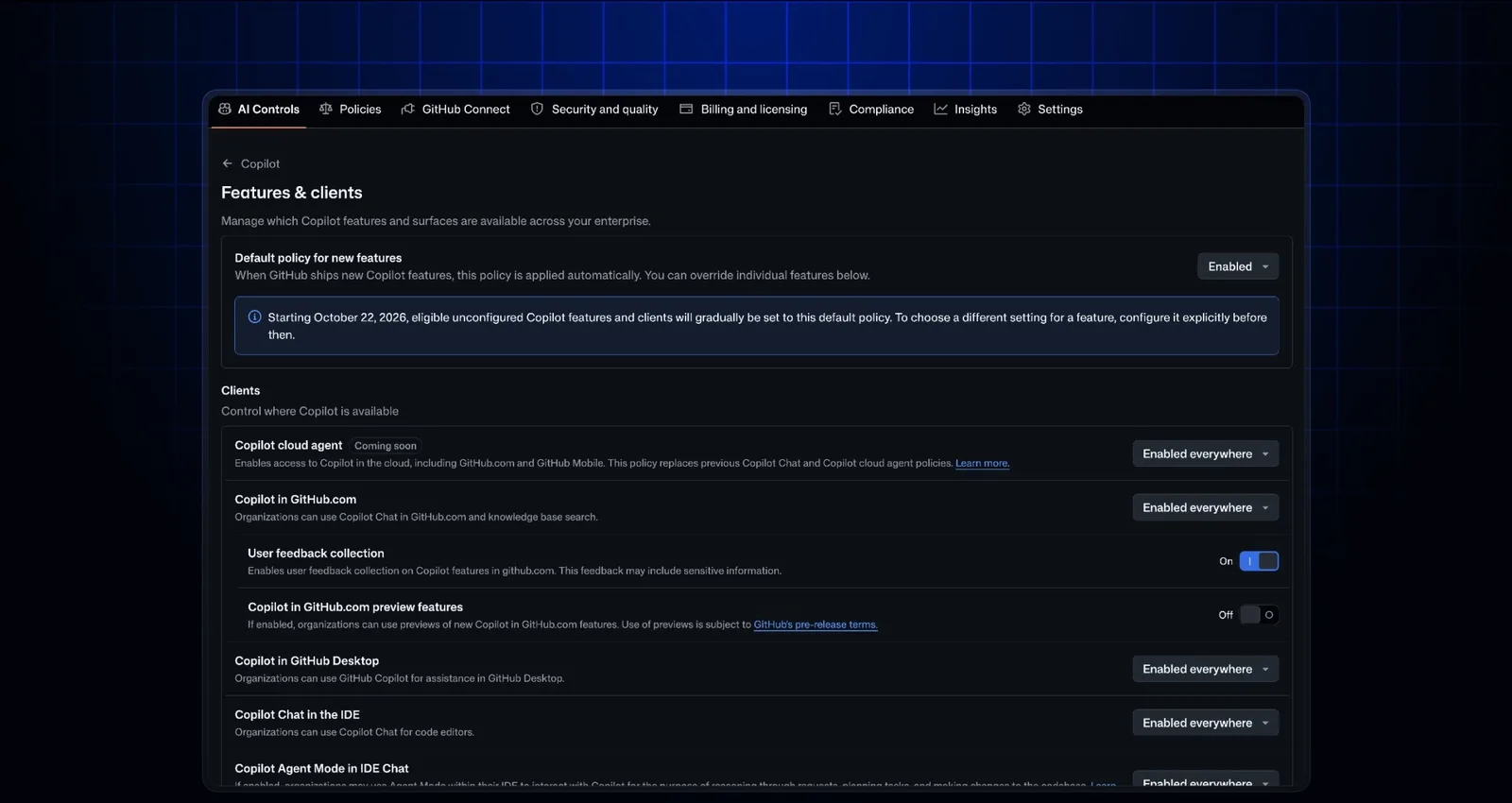 หน้า Features & clients ใน AI Controls ของ GitHub แสดงนโยบายค่าเริ่มต้น Copilot Default policy for new features ตั้งเป็น Enabled พร้อมแถบแจ้งว่าเริ่ม 22 ตุลาคม 2026