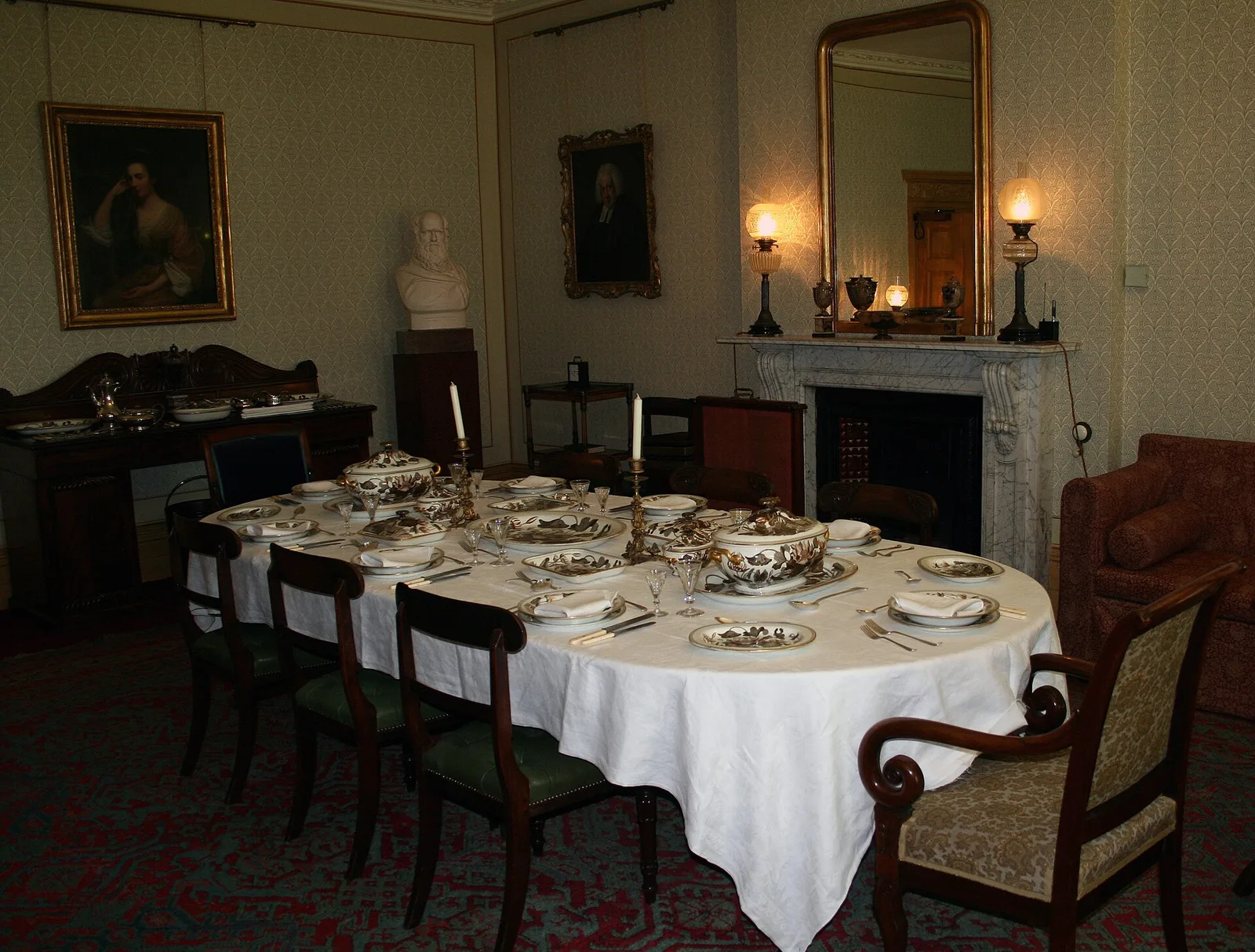 ห้องอาหารใน Down House ภาพถ่ายเมื่อ 24 เมษายน 2011
