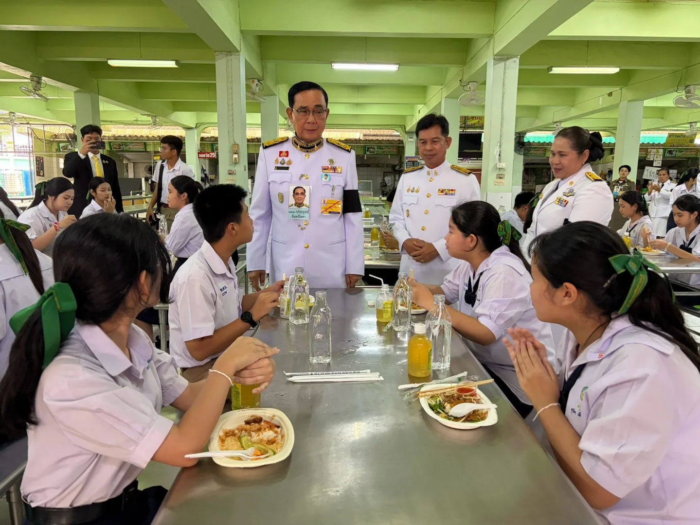 ภาพข่าวจากหน่วยราชการในพระองค์ อาหารพระราชทาน และอุปกรณ์กีฬาพระราชทาน โรงเรียนเทพศิรินทร์ นนทบุรี วันที่ 14 กันยายน 2569