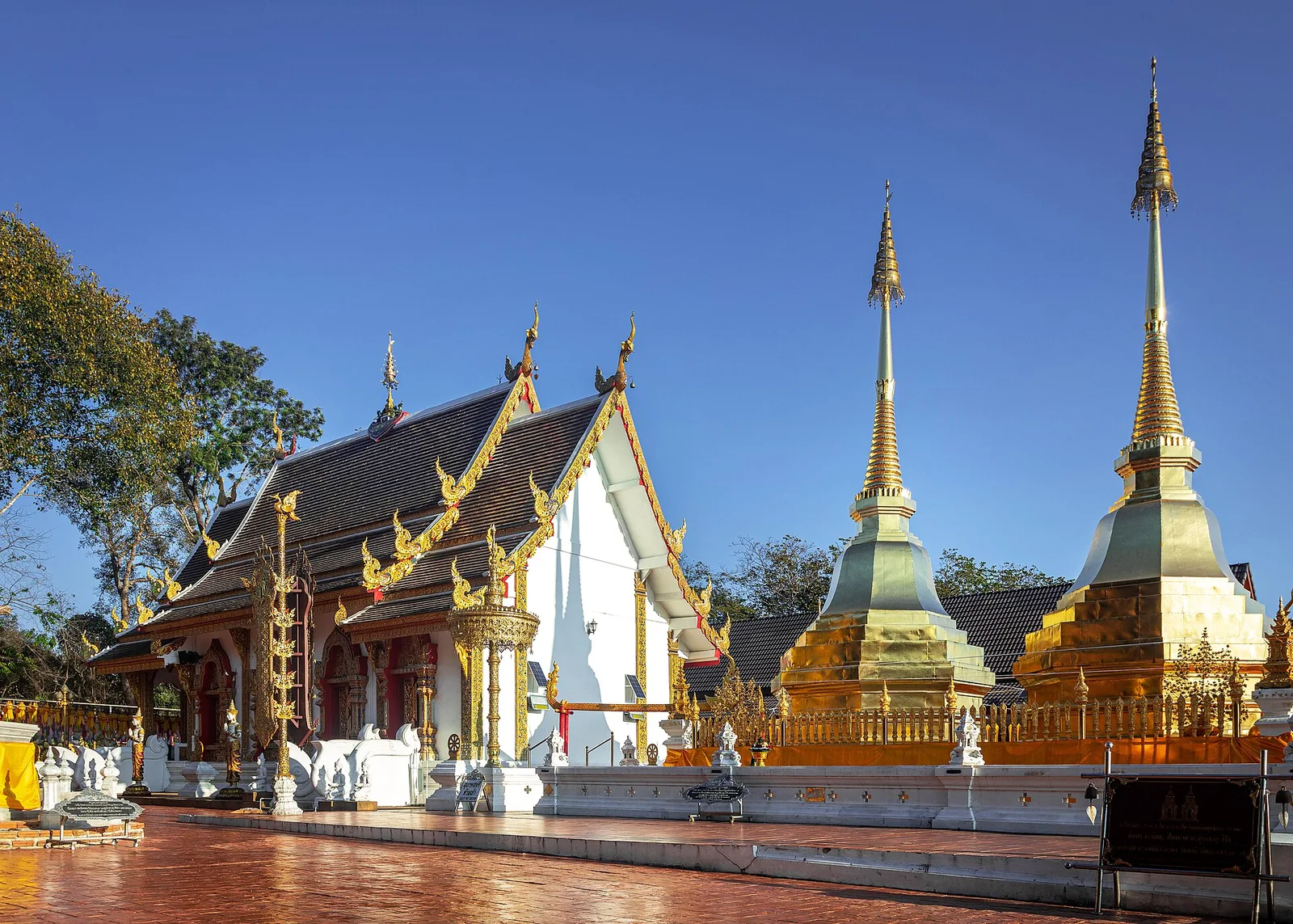วัดพระธาตุดอยตุง บนยอดดอยตุง ภาพถ่ายเมื่อ พ.ศ. 2568