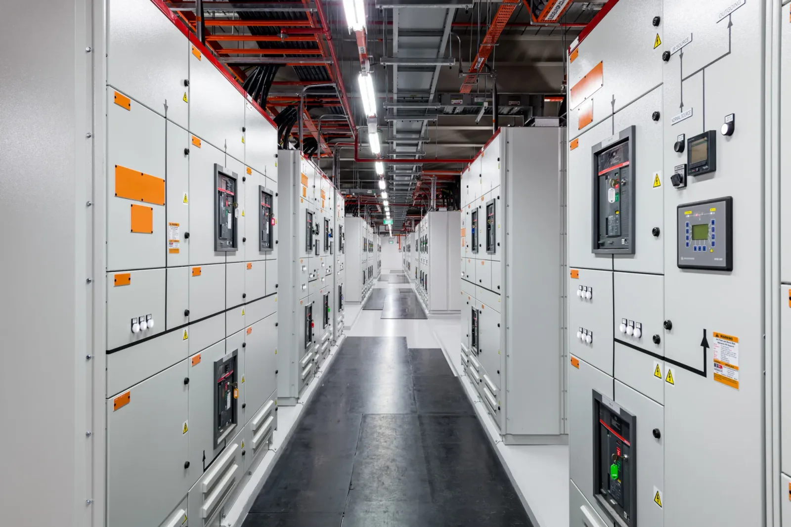 ตู้สลับแหล่งจ่ายไฟอัตโนมัติในศูนย์ข้อมูลของ Google ที่สิงคโปร์