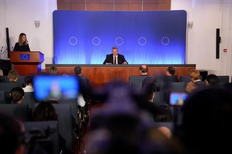 Maroš Šefčovič กรรมาธิการการค้าของ EU แถลงข่าวที่คณะผู้แทน EU ในปักกิ่ง ประเทศจีน หลังการประชุม EU-China Trade and Investment Consultations