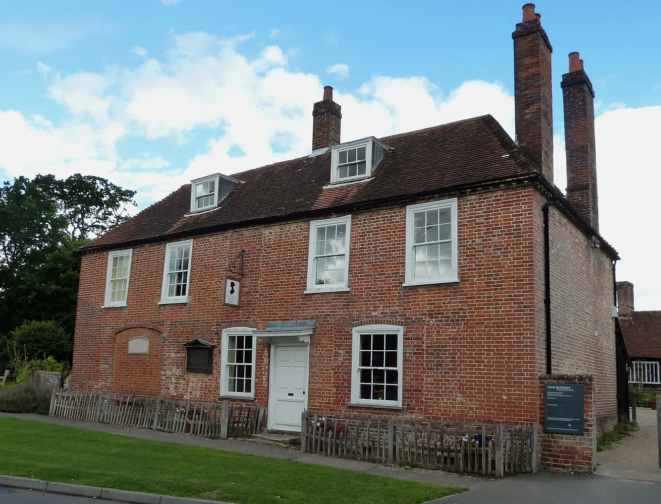 บ้านของ Jane Austen ใน Chawton ภาพถ่ายเมื่อ 12 กันยายน 2015