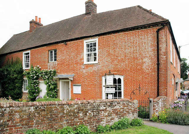 บ้านของ Jane Austen ใน Chawton มองจากทางใต้ ภาพถ่ายเมื่อ 29 สิงหาคม 2008