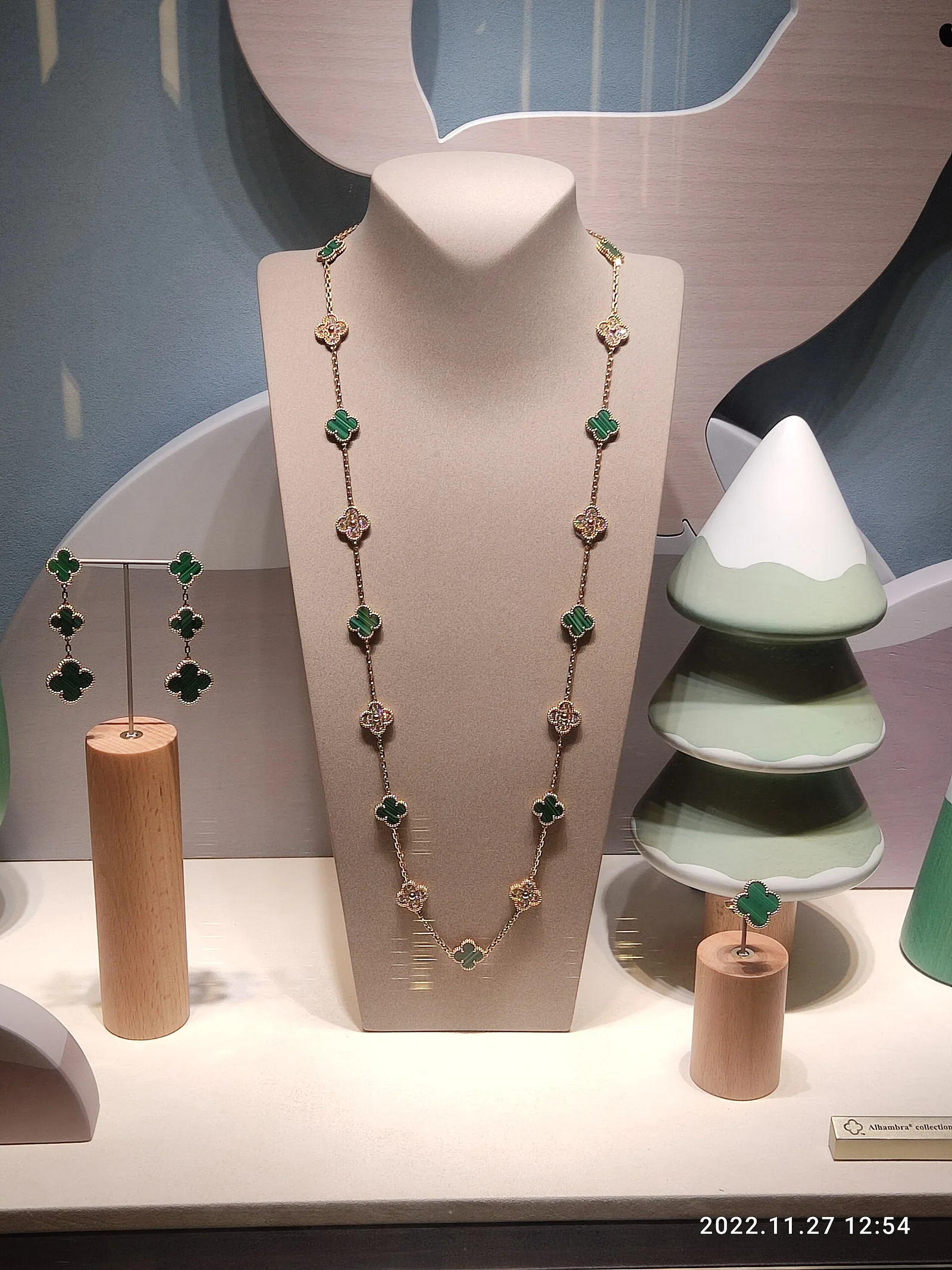 ร้าน Gucci ในศูนย์การค้า Pacific Place ย่านแอดมิรัลตี ฮ่องกง ภาพเดือนพฤศจิกายน 2022