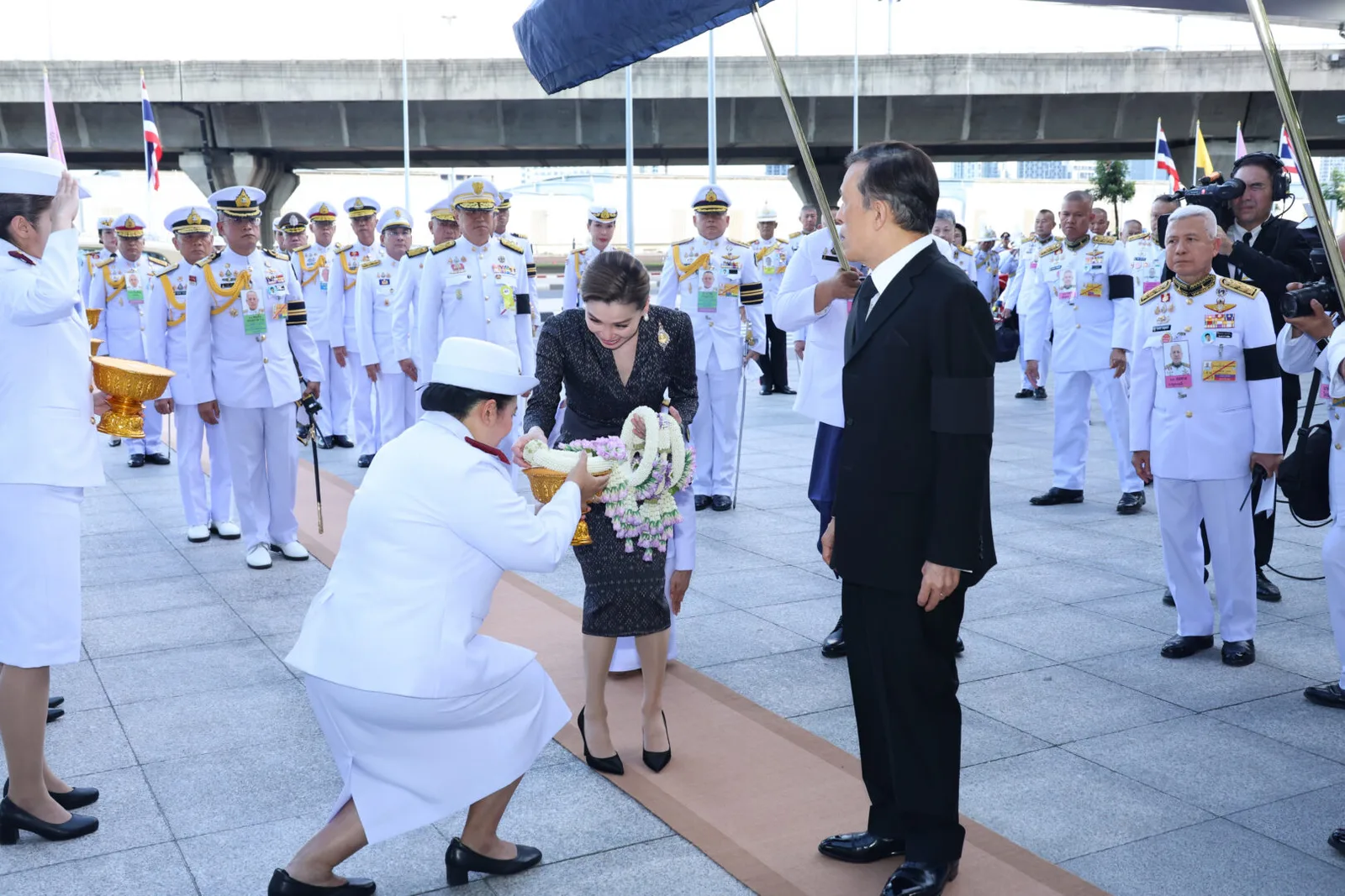 เฝ้าทูลละอองธุลีพระบาทรับเสด็จ ที่สถานีกลางกรุงเทพอภิวัฒน์ วันที่ 29 ตุลาคม 2569