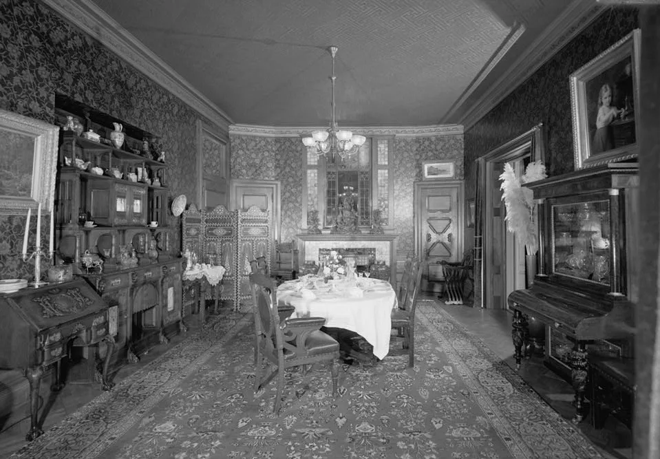 ห้องอาหารของบ้าน Mark Twain ภาพจาก HABS ถ่ายโดย Jack E. Boucher ปี 1995