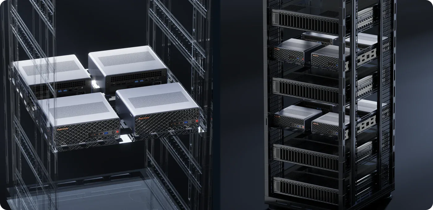 ภาพจาก MINISFORUM แสดงมินิพีซี MS-S1 MAX หลายเครื่องวางบนถาดในตู้แร็ก